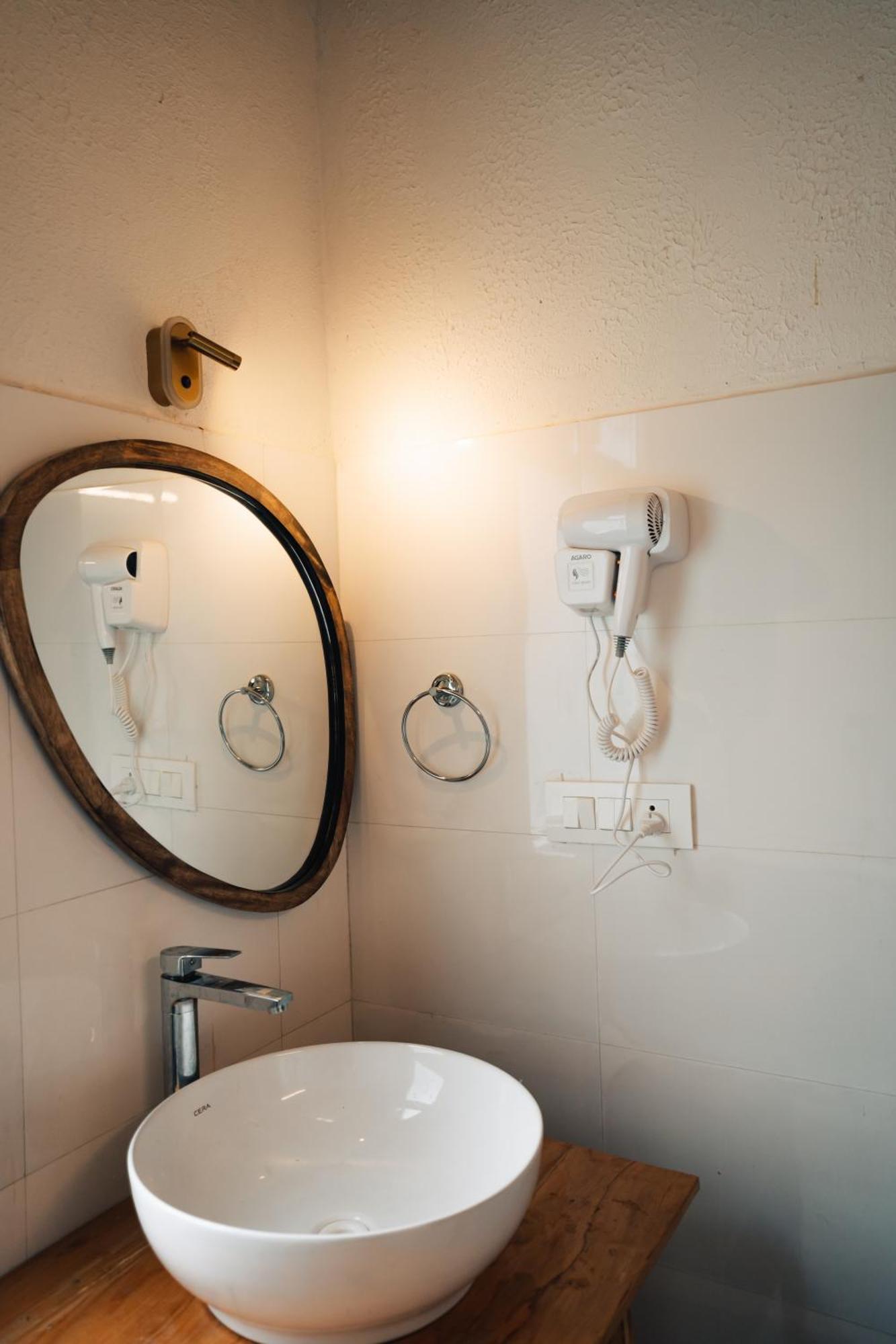Apartmán Soho House Jibhi Exteriér fotografie
