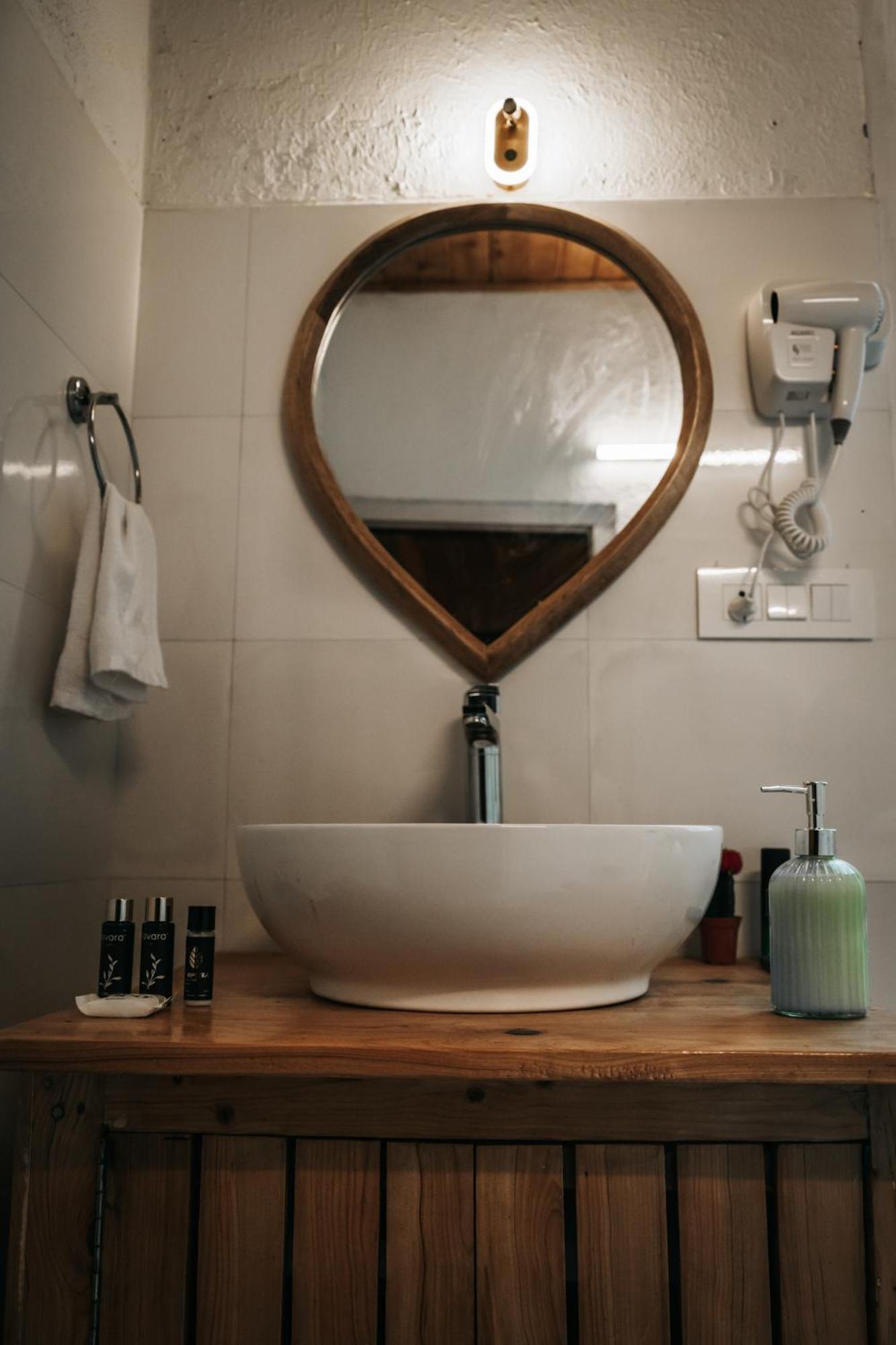Apartmán Soho House Jibhi Exteriér fotografie
